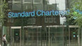 Standard Chartered o licenci nepřijde