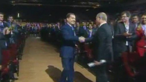 Medvěděv - Putinův stín