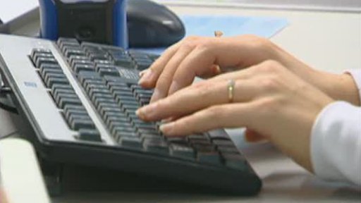 Na klienty České spořitelny útočí nový virus