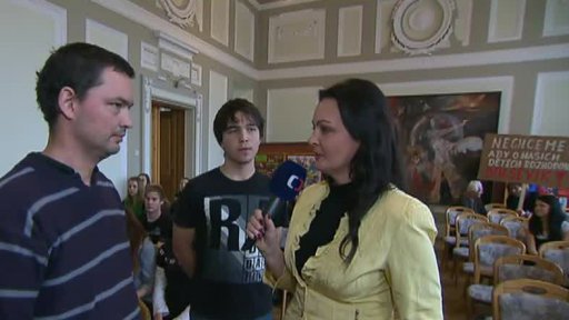 Studenti proti komunistickým zastupitelům