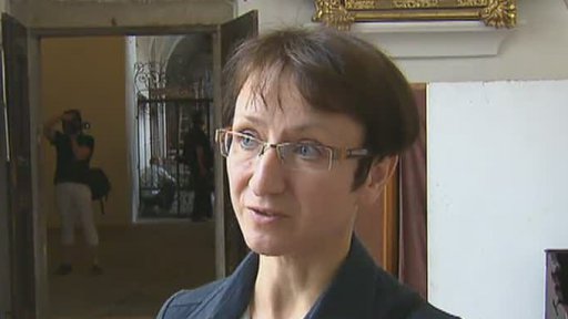 Otevření truhly s ostatky františkánů