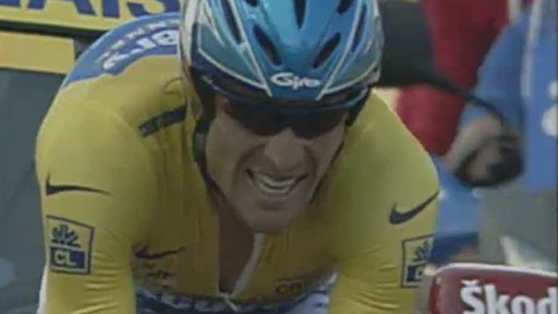 Armstrong vzdal boj proti obvinění z dopingu