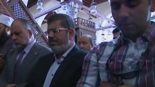 Egypt: Mursí podepsal novou ústavu