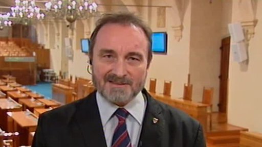 Senát o platech soudců