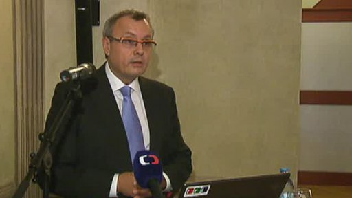 Vladimír Dlouhý představil program pro prezidentskou kandidaturu