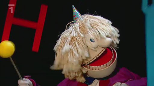 Hary Šoumen posílá Filipa a Tomáše pro čapky a uvádí pohádku.