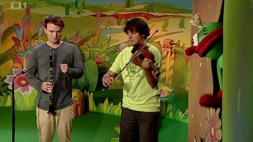 Muf si opět přetvořil známé říkadlo po svém. Hudební doprovod mu dělají kluci Tomáš a Filip.