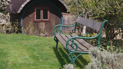 Lavička je jako třešnička na dortu