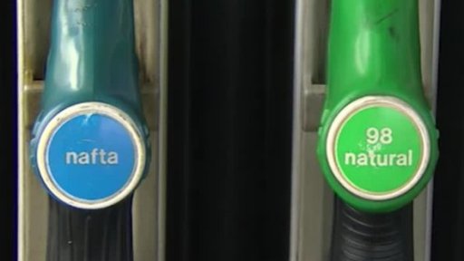 O čtvrt miliardy korun měla okrást skupina podvodníků stát na daních z pohonných hmot