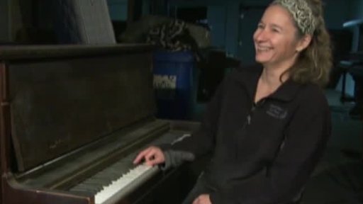 Útulek starých klavírů