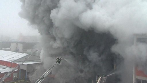 Rozsáhlý požár skladu ve Zlíně