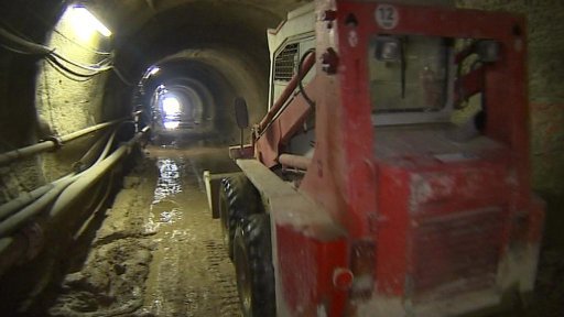 Ražba štoly u přehrady v Jablonci podle posudku domy neničí