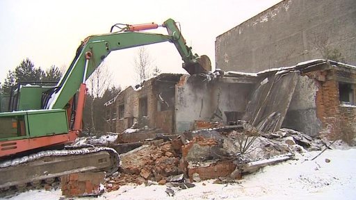 V Ralsku začala demolice opravny tanků po sovětské armádě, byla nebezpečná