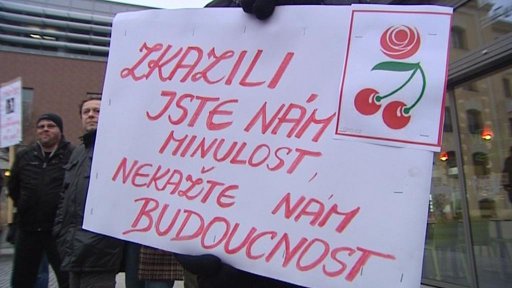 Proti komunistům v kraji