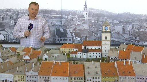 Modelář dokončuje unikátní dřevěný model centra Třebíče