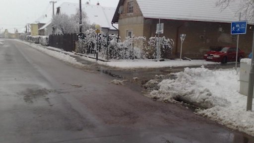 Policisté vyšetřují záhadné zranění nalezené dívky