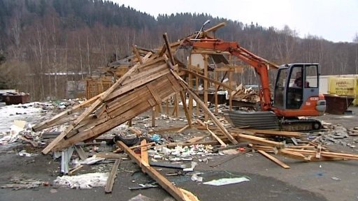 Radnice v Kraslicích likviduje nebezpečné tržiště