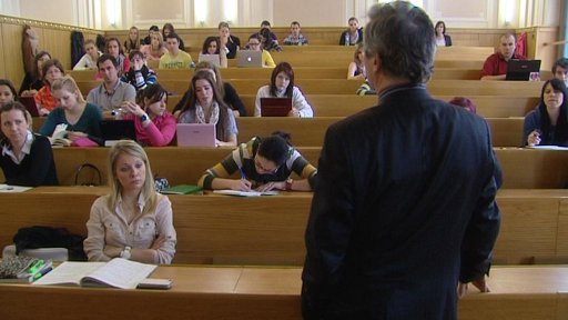 Plzeňská práva zatím novou akreditaci nedostala