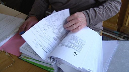 Doma a přesto v práci v úřadě