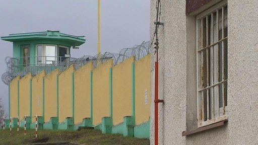 Zraněný strážný v Bělušicích