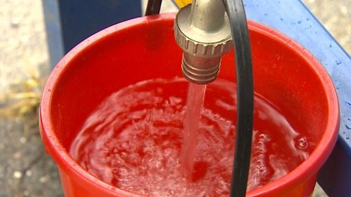 Následky povodní - život bez pitné vody, studní i čistíren odpadních vod