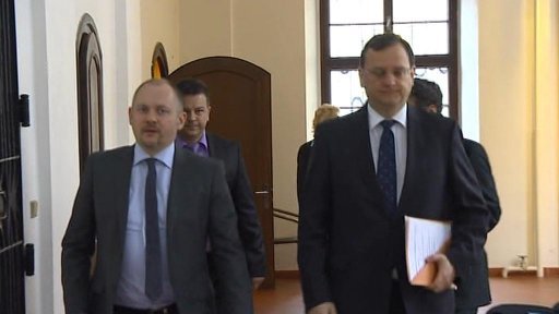 Hejtmani se v pondělí sejdou s premiérem Nečasem