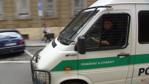 Politické reakce na policejní zásah