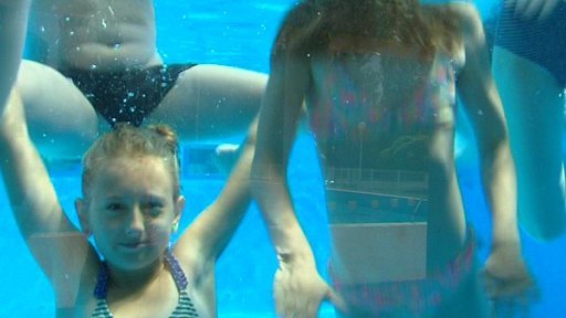 Tropy lákají lidi na koupaliště