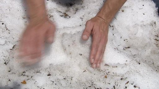 V Krkonoších se ještě drží sníh