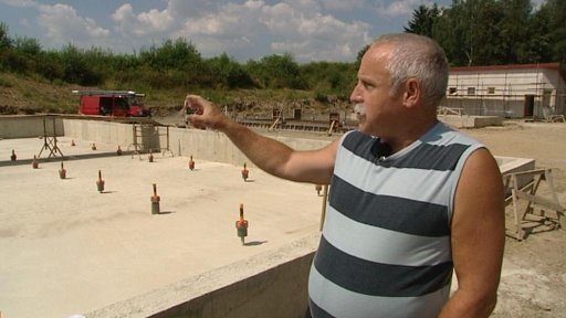 Lidé v některých městech se nemají kde koupat