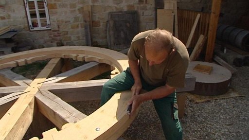 Majitelé Podorlického skanzenu obnovují roubený vodní mlýn