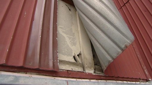 Azbest nepustí děti do pardubické školy Závodu míru