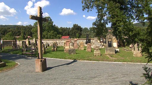 Místo bývalého hřbitova v Sázavě vznikl park