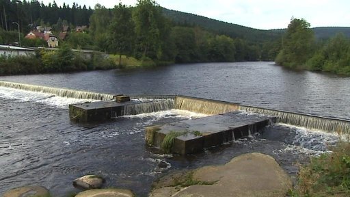 Kriminalisté zkoumají stav jezu v Loučovicích, pod kterým se v srpnu utopili tři lidé