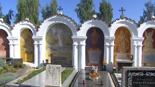Rekonstrukce unikátního hřbitova v Albrechticích nad Vltavou skončila