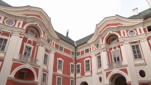 Tendr téměř detektivní