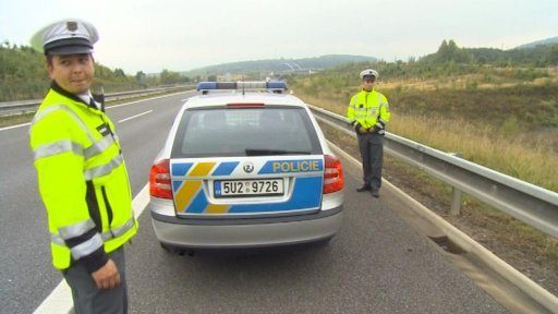 Zloději ukradli z dálnice D8 130 vík od kanálů, a to za plného provozu