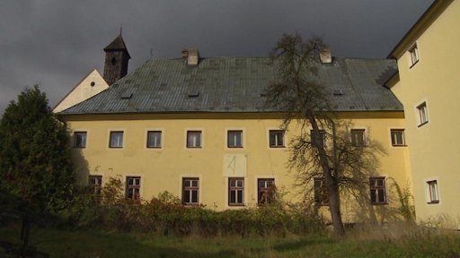 Prodej kláštera budí vášně