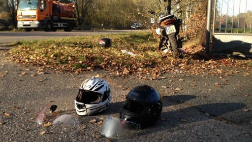 U Chvaletic zahynuli dva mladíci na motorce