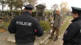 Policejní hlídky na hřbitovech