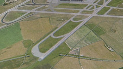 Námitky k nové přistávací dráze a dálničnímu okruhu