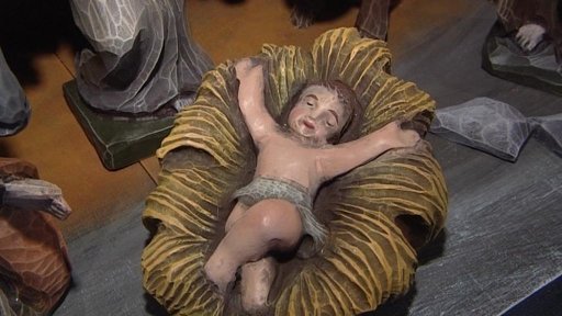 V Kašperských Horách vzniká už sedmým rokem skříňový betlém