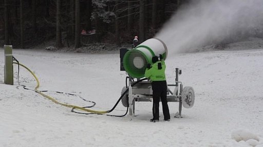 I níže položené lyžařské areály v Karlovarském kraji otevřou alespoň některé sjezdovky