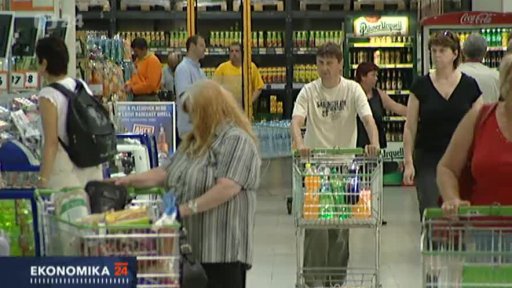 Zlevnily stavební práce, zdražily potraviny