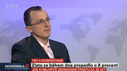 Zlato se během dne propadlo o 8 procent