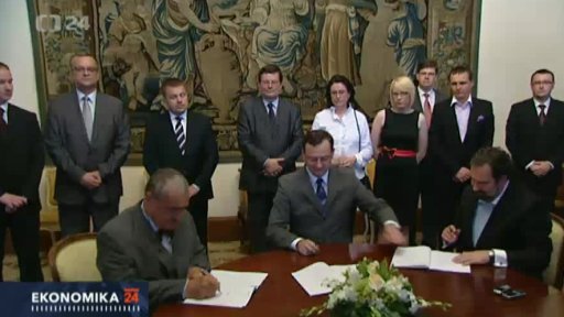 Premiér Petr Nečas podal demisi