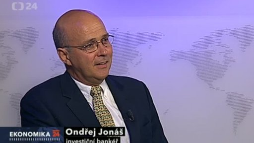 Bankovní poplatky: za platbu kartou míň peněz pro banku