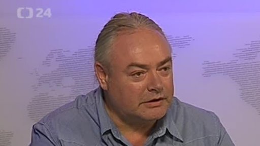 České silnice dál připomínají tankodrom