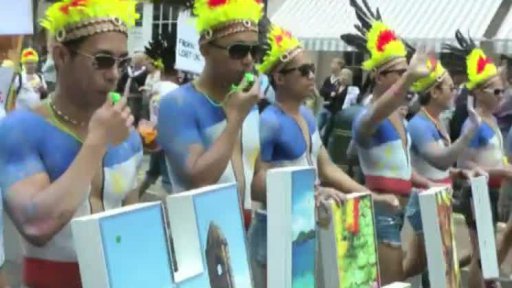 Británie zřejmě legalizuje sňatky homosexuálů