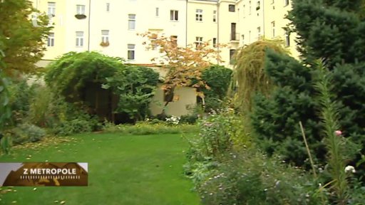 Dvorek v ulici Jana Zajíce č. 7 na Letné